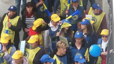 Thousands protest in Bucharest over government’s plans to hike taxes on employees
